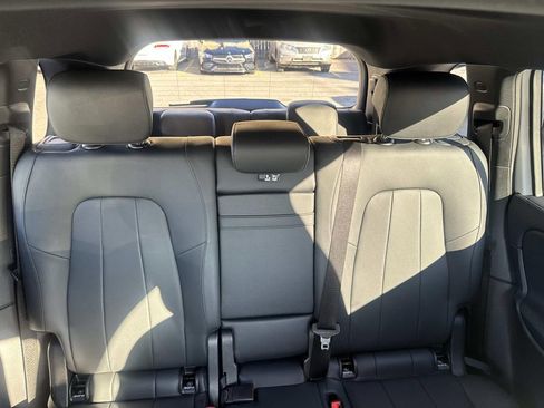 Used 2022 Mercedes-Benz EQB 350 4MATIC image 9