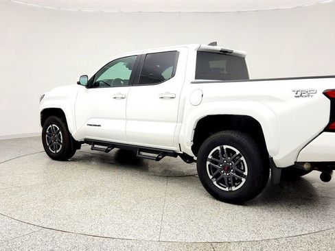 Used 2024 Toyota Tacoma TRD Sport image 7