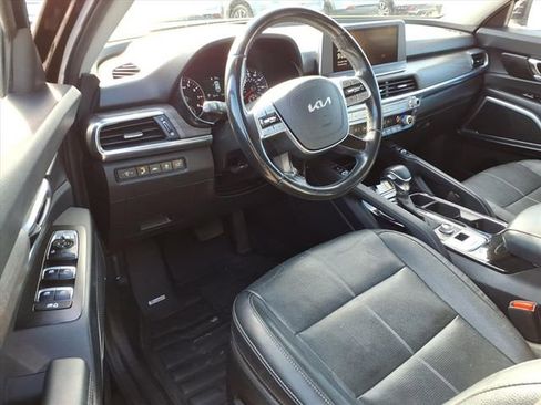 Used 2022 Kia Telluride EX w/ EX Premium Package image 16