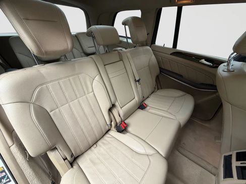 Used 2014 Mercedes-Benz GL 450 4MATIC image 19