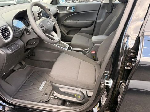 New 2026 Hyundai Venue SE FWD image 9