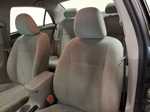 Used 2013 Toyota Corolla LE image 18