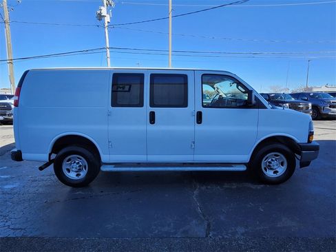 Used 2024 Chevrolet Express 2500 w/ Driver Convenience Package image 6