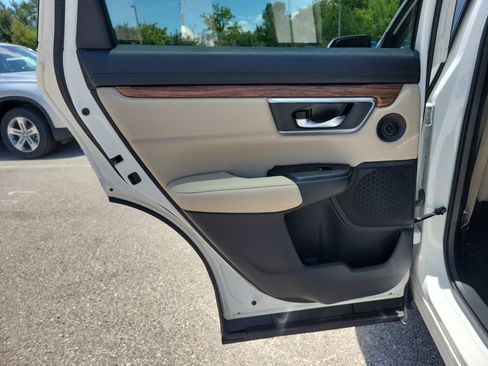 Used 2017 Honda CR-V Touring image 15