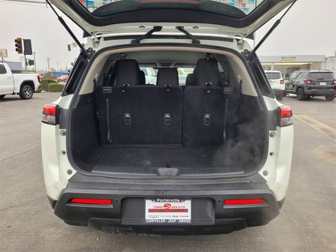 Used 2024 Nissan Pathfinder SV image 27