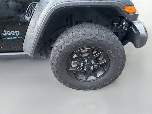 Used 2024 Jeep Wrangler Unlimited AWD/4WD image 10