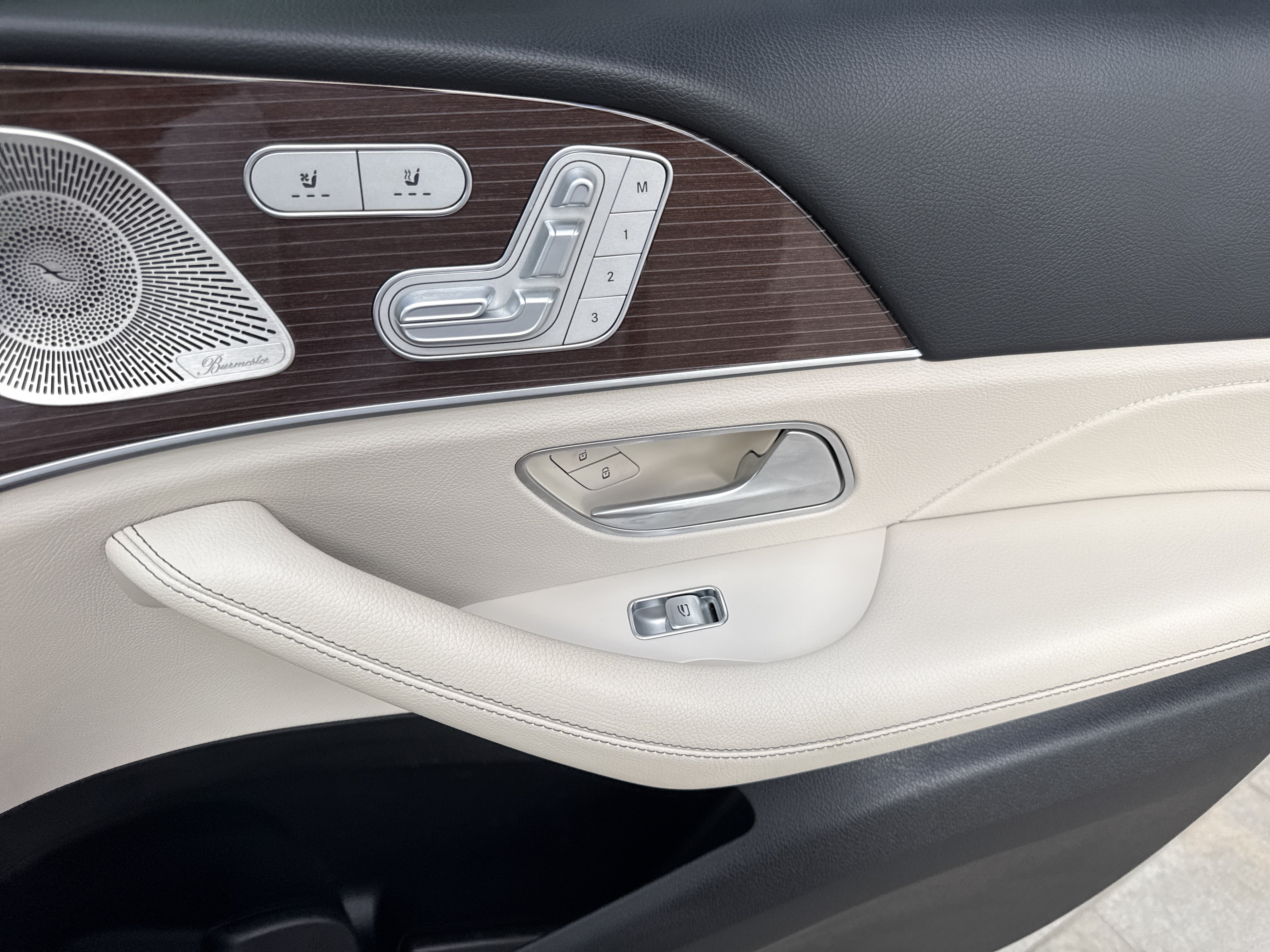 Used 2021 Mercedes-Benz GLS 450 4MATIC image 17
