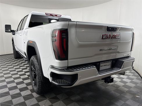 New 2026 GMC Sierra 2500 AT4 w/ AT4 Premium Plus Package AWD/4WD image 4
