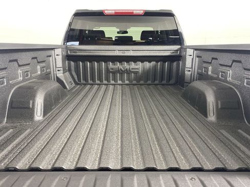 New 2026 GMC Sierra 1500 SLE image 25