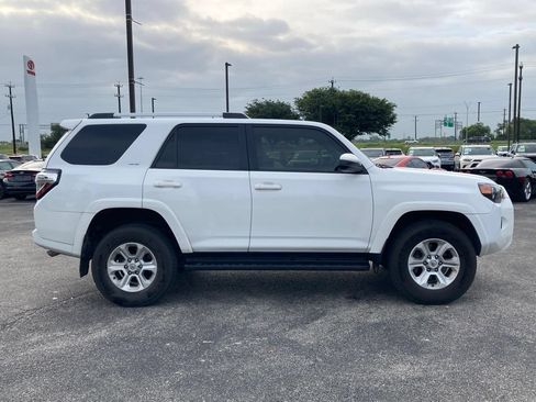 Used 2024 Toyota 4Runner SR5 AWD/4WD image 4