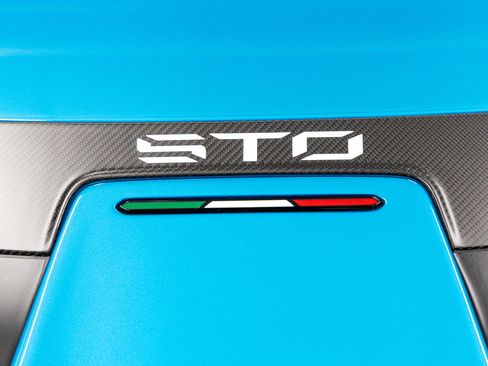 Used 2022 Lamborghini Huracan STO RWD image 20
