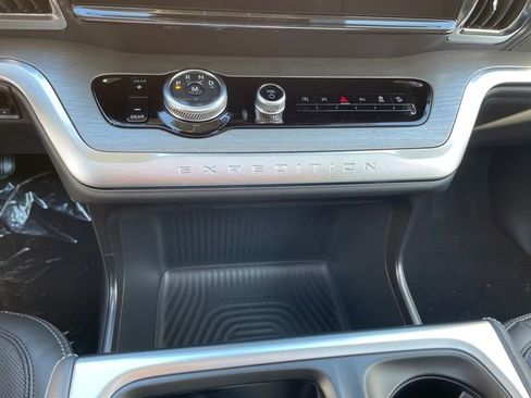 New 2026 Ford Expedition Max Platinum w/ Driver's Package AWD/4WD image 19