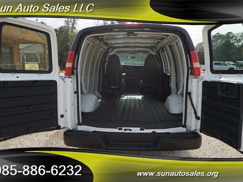 Used 2010 Chevrolet Express 1500 image 20