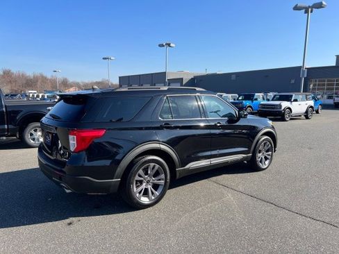 Certified 2022 Ford Explorer XLT w/ Equipment Group 202A image 5