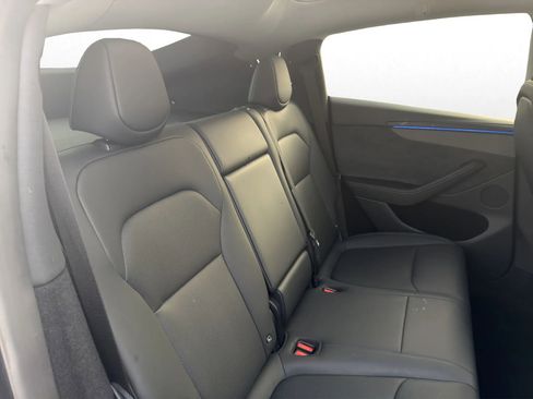 Used 2026 Tesla Model Y Long Range RWD image 20