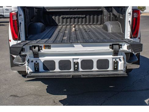 Used 2024 GMC Sierra 3500 Denali w/ Denali Reserve Package AWD/4WD image 15
