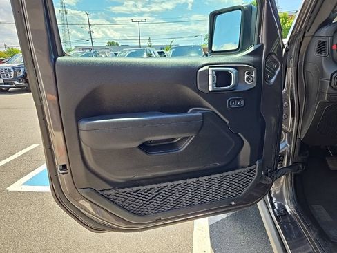 Used 2026 Jeep Wrangler Unlimited Rubicon AWD/4WD image 13