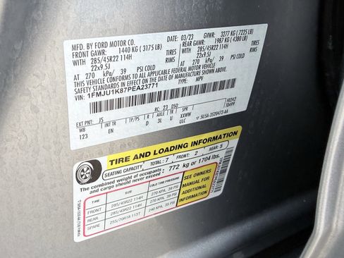 Used 2023 Ford Expedition Limited RWD image 32