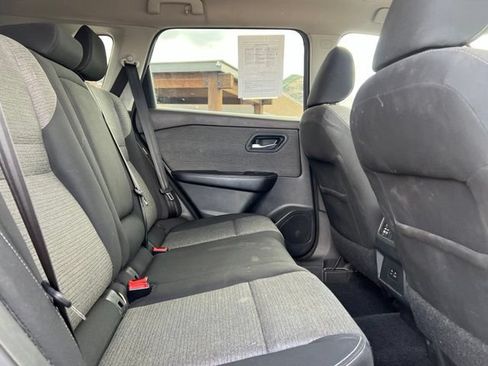 Used 2022 Nissan Rogue SV AWD/4WD image 18