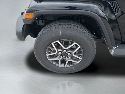New 2025 Jeep Wrangler Unlimited Sahara AWD/4WD image 18