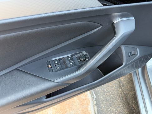 Used 2019 Volkswagen Jetta R-Line FWD image 18