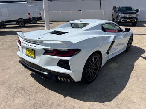 Used 2023 Chevrolet Corvette Stingray Premium Conv w/ Z51 Performance Package RWD image 3