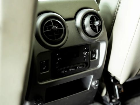 Used 2003 HUMMER H2 w/ Preferred Equipment Group AWD/4WD image 25