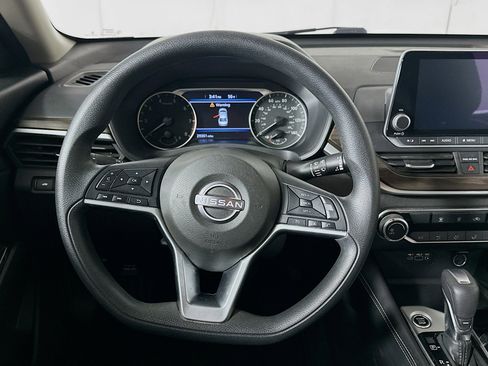 Used 2023 Nissan Altima 2.5 SV image 18