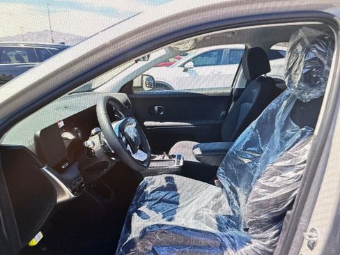 Used 2025 Hyundai Ioniq 5 SE image 5