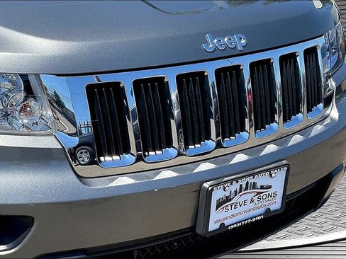 Used 2013 Jeep Grand Cherokee Laredo AWD/4WD image 30