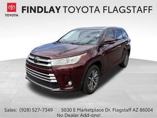 Used 2018 Toyota Highlander XLE FWD video 1