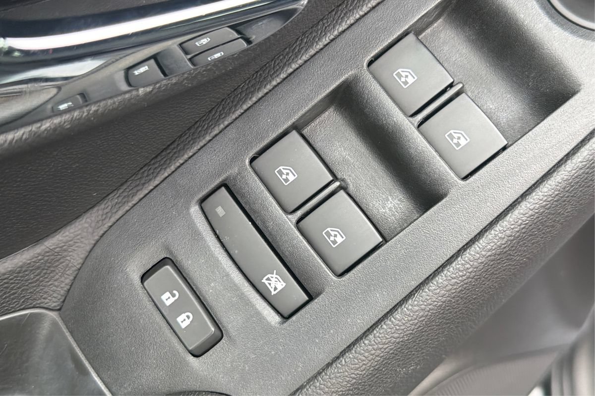 Used 2020 Chevrolet Trax LS w/ Tint and Cruise Package FWD image 32