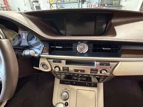 Used 2017 Lexus ES 350 w/ Premium Package FWD image 21