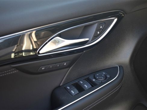 New 2025 Buick Envision Preferred image 14