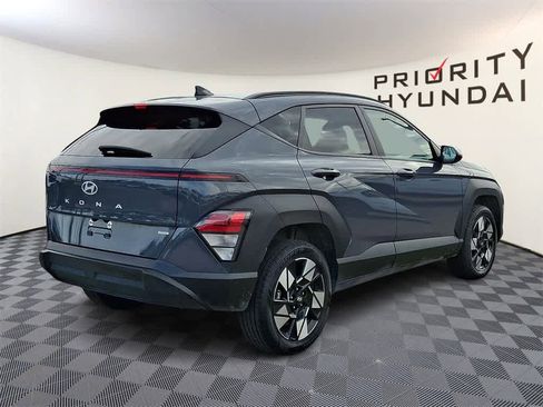 Used 2024 Hyundai Kona SEL image 4