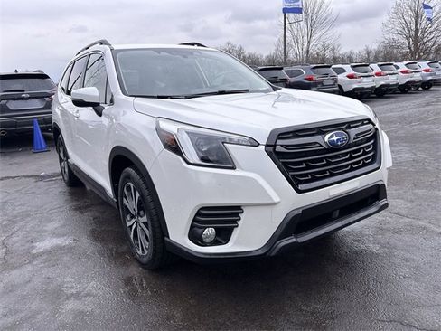 Used 2022 Subaru Forester Limited image 2