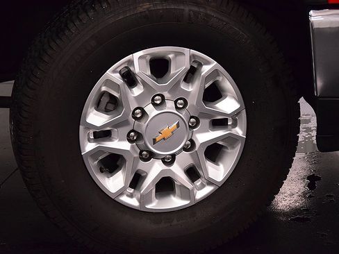 Used 2024 Chevrolet Silverado 2500 LTZ w/ LTZ Convenience Package image 11