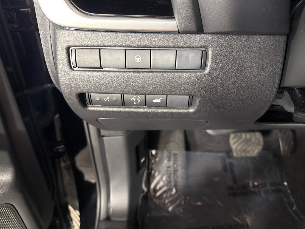 Used 2026 Nissan Rogue SL AWD/4WD image 15