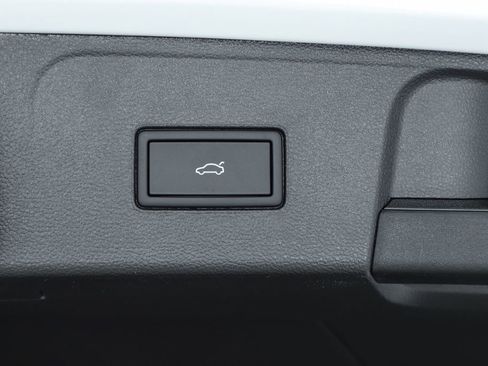 New 2026 Volkswagen Atlas SE image 69