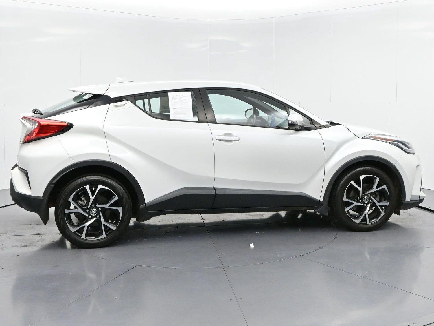 Used 2022 Toyota C-HR XLE FWD image 8