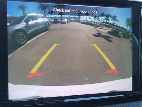 Used 2024 Chrysler Pacifica Touring-L image 14