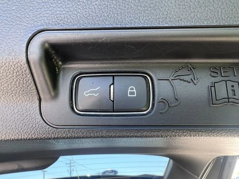 Certified 2022 Ford Explorer XLT w/ Equipment Group 202A AWD/4WD image 18