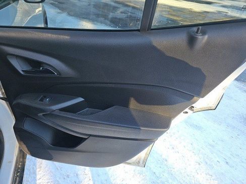 Used 2024 Chevrolet Trax RS w/ Sunroof Package image 16