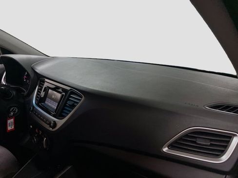 Used 2018 Hyundai Accent SE FWD image 27