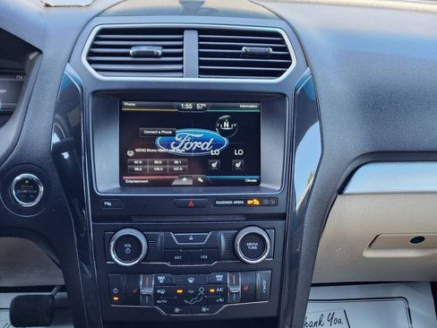 Used 2016 Ford Explorer XLT w/ Equipment Group 202A AWD/4WD image 16