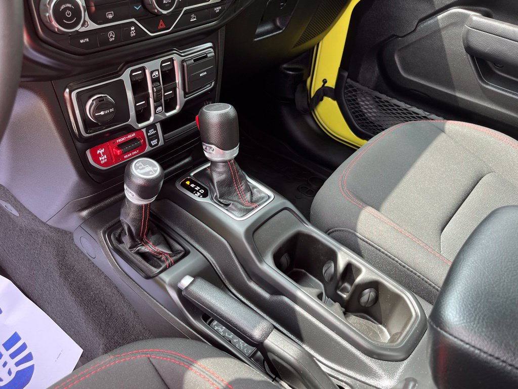 Used 2023 Jeep Gladiator Rubicon w/ Trailer Tow Package AWD/4WD image 12