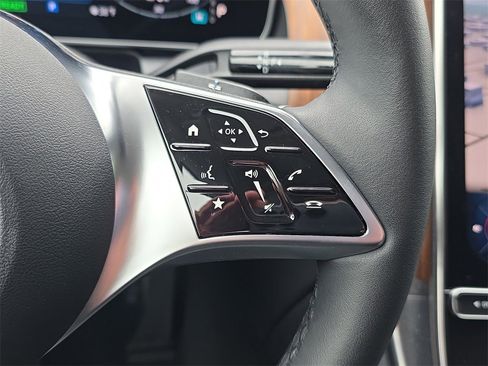 Certified 2025 Mercedes-Benz GLC 350e 4MATIC image 22