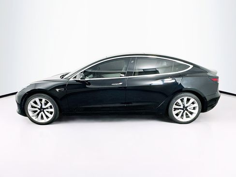 Used 2019 Tesla Model 3 Standard Range image 4