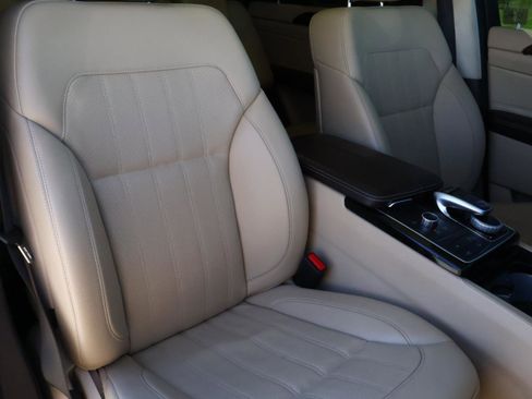 Used 2019 Mercedes-Benz GLS 450 4MATIC image 18