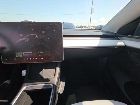Used 2023 Tesla Model Y Performance AWD/4WD image 16